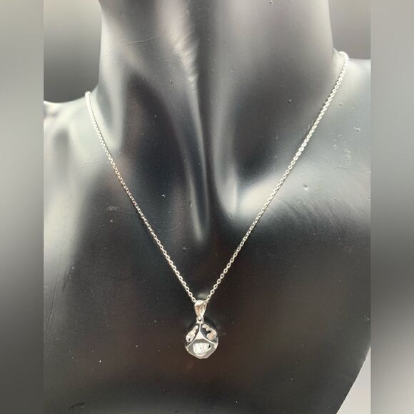 925 Sterling Silver Cube of Love Cubic Zirconia pendant necklace - Picture 1 of 11